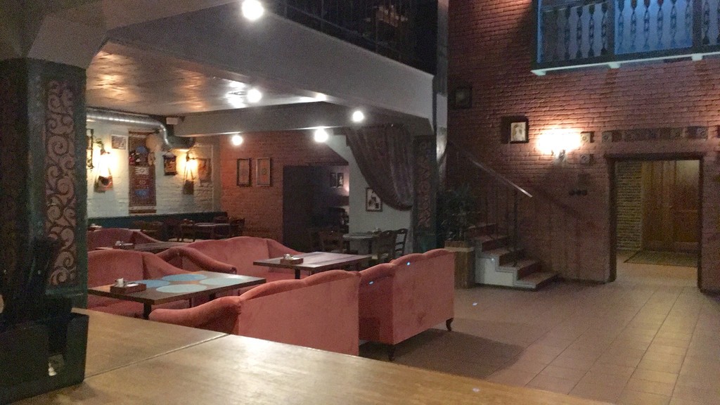 Наша мебель в кафе грузинской кухни "Cакварели" г. Киров, ул. Герцена д.88а