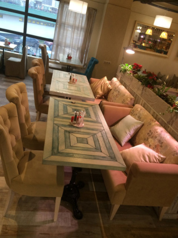 Наша мебель в ресторанах "Нияма" и "Пицца-Пи" Пятницкое шоссе, 39, ТЦ "Мандарин"