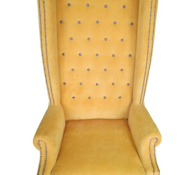 высокое желтое кресло для салона