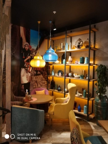 Наша мебель в ресторанах "IL Патио" и "Шикари" г. Омск, бульвар Архитекторов д.35 СТЦ "МЕГА"