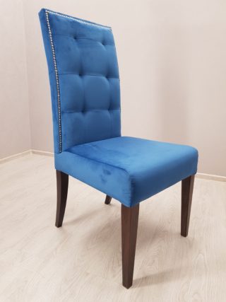 синий стул