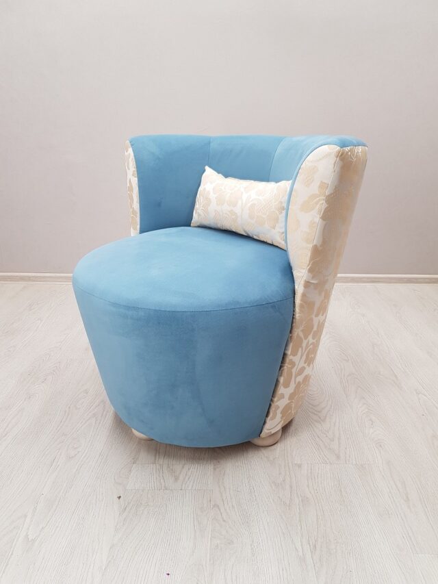 кресло мягкое голубое